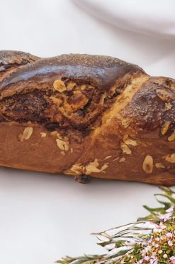 Cozonac artizanal DELUX cu nuca si stafide